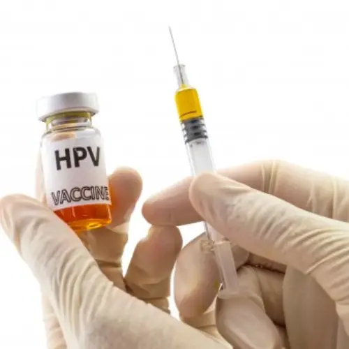 تزریق واکسن گارداسیل و پیشگیری از عفونت‌های مختلف hpv